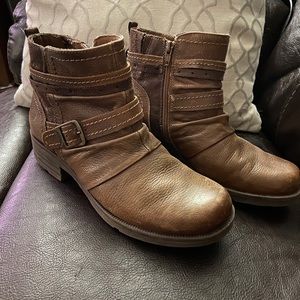 Earth origins brown leather boot women’s size 9.5